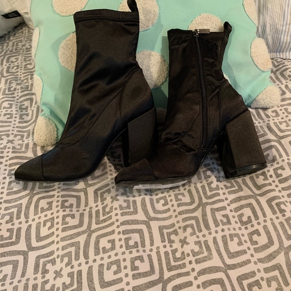 NWT Marc Fisher black booties stretch fabric Retail is $179 - Picture 10 of 10